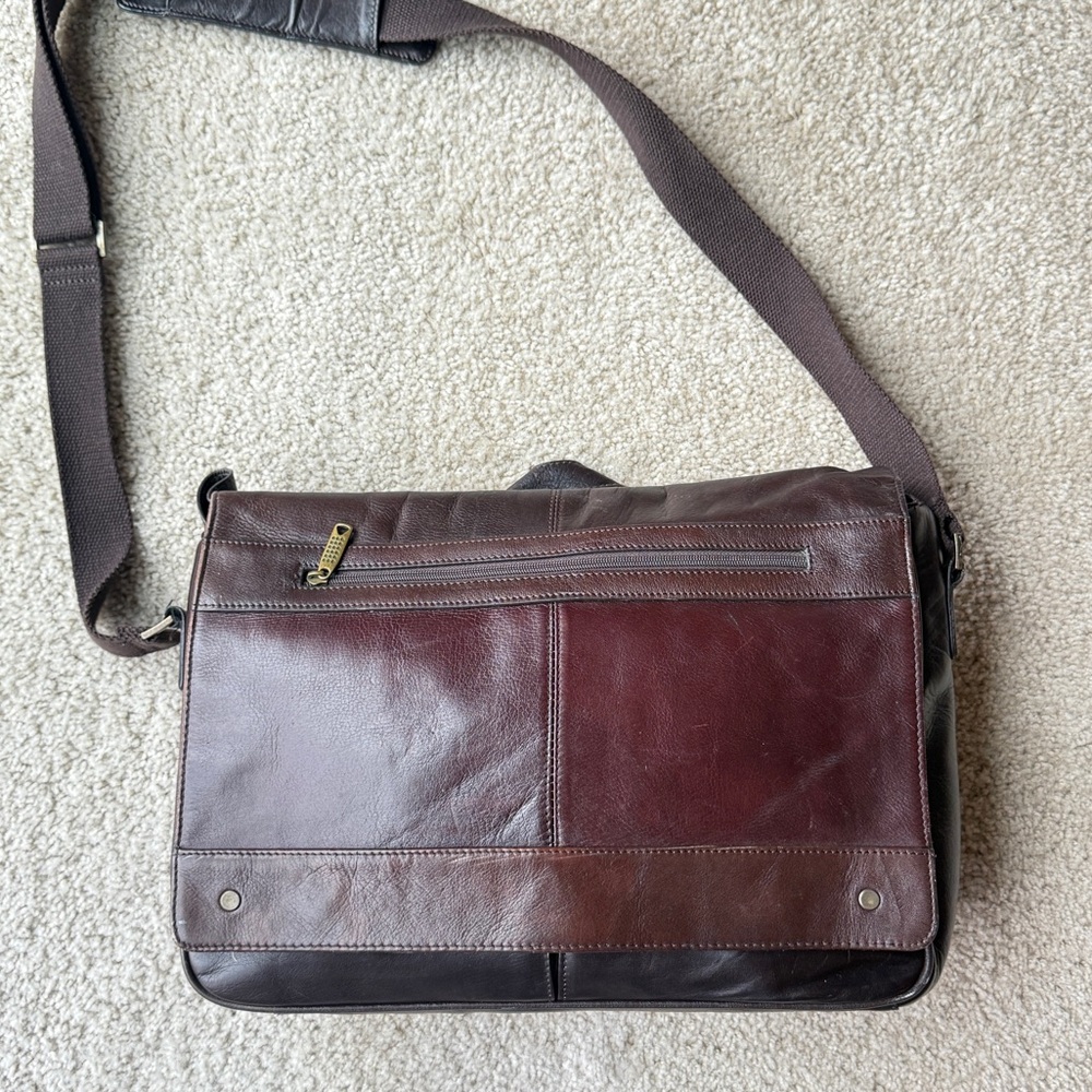 Elegant Dark Brown Leather Messenger Bag